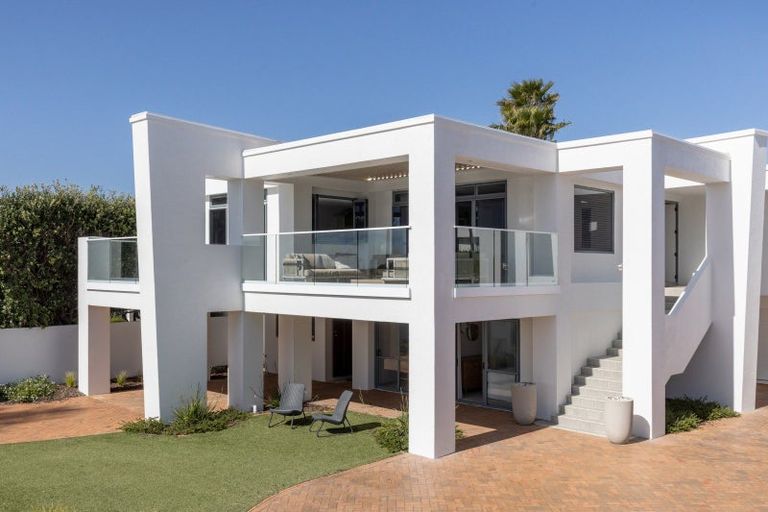 Photo of property in 94 Marine Parade, Mount Maunganui, 3116