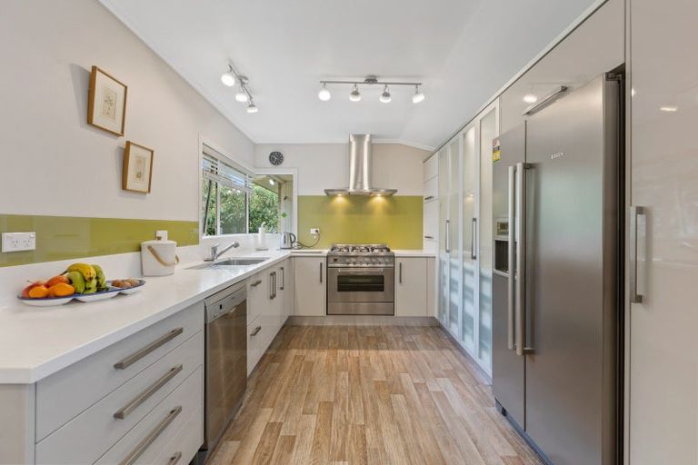 Photo of property in 25 Nikau Street, Inglewood, 4330