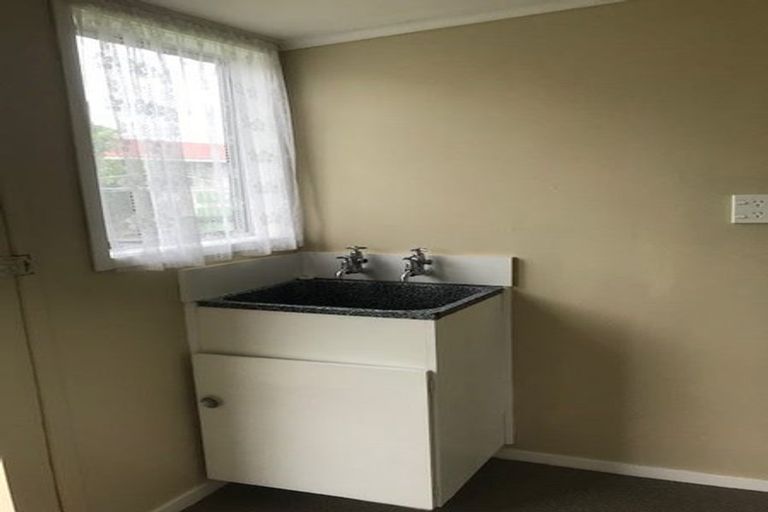 Photo of property in 77 Bartholomew Road, Levin, 5510