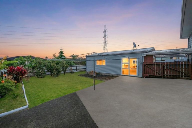 Photo of property in 11 Caserta Place, Clover Park, Auckland, 2023