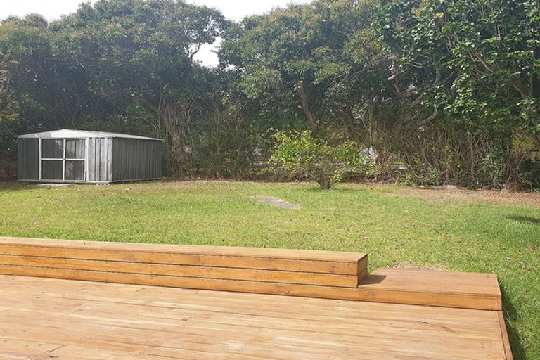 Photo of property in 15 Awaroa Road, Helensville, 0800