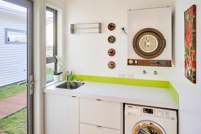 Photo of property in 31 Pendennis Point, Camborne, Porirua, 5026