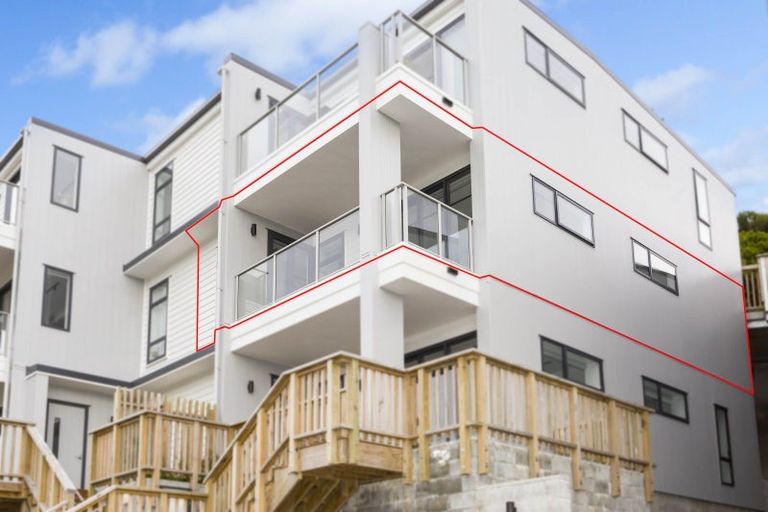 Photo of property in 4/69 Tiketike Way, Brooklyn, Wellington, 6021