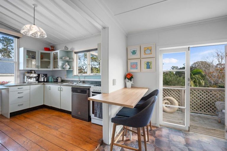 Photo of property in 1/59 Rawene Road, Birkenhead, Auckland, 0626