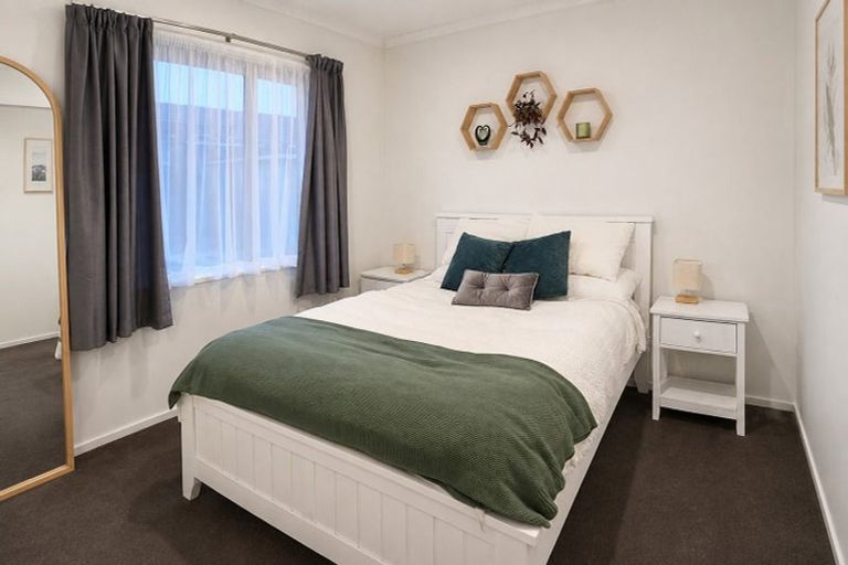 Photo of property in 110 Royal Park Drive, Parklands, Christchurch, 8083