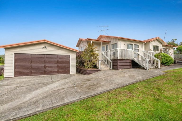 Photo of property in 34 Cabeleigh Drive, Helensville, 0800