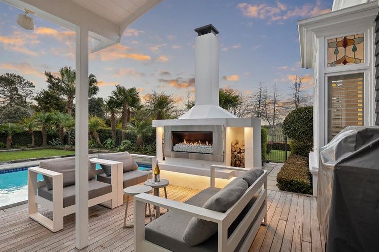 Photo of property in 70 Pomona Road, Kumeu, 0891