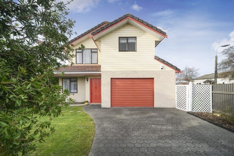 Photo of property in 73 Wood Street, Takaro, Palmerston North, 4410