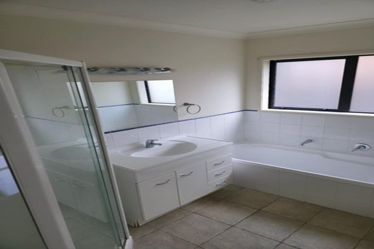 Photo of property in 32 Isabella Drive, Pukekohe, 2120