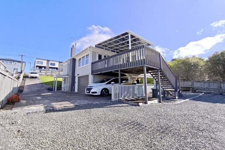 Photo of property in 20 Pupuke Road, Hillcrest, Auckland, 0627