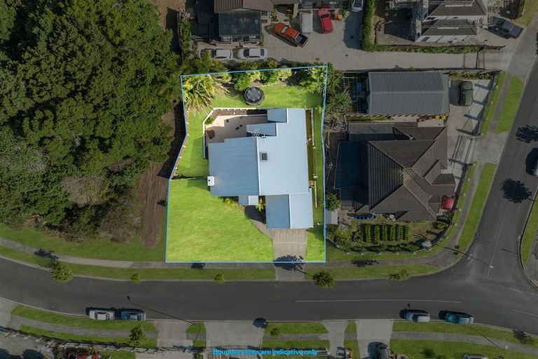 Photo of property in 11 Fairchild Avenue, Goodwood Heights, Auckland, 2105