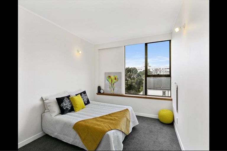 Photo of property in Hobson Court Flats, 27/70 Hobson Street, Thorndon, Wellington, 6011