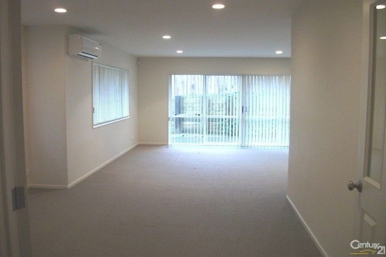 Photo of property in 22 Terrasini Drive, Flat Bush, Auckland, 2019