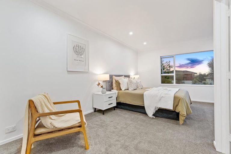 Photo of property in 74 Waimumu Road, Massey, Auckland, 0614