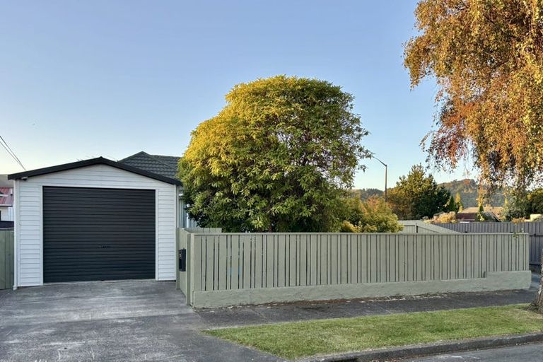 Photo of property in 25 Athlone Crescent, Boulcott, Lower Hutt, 5011