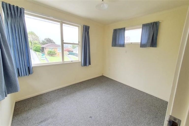 Photo of property in 39 Blakeborough Drive, Forrest Hill, Auckland, 0620