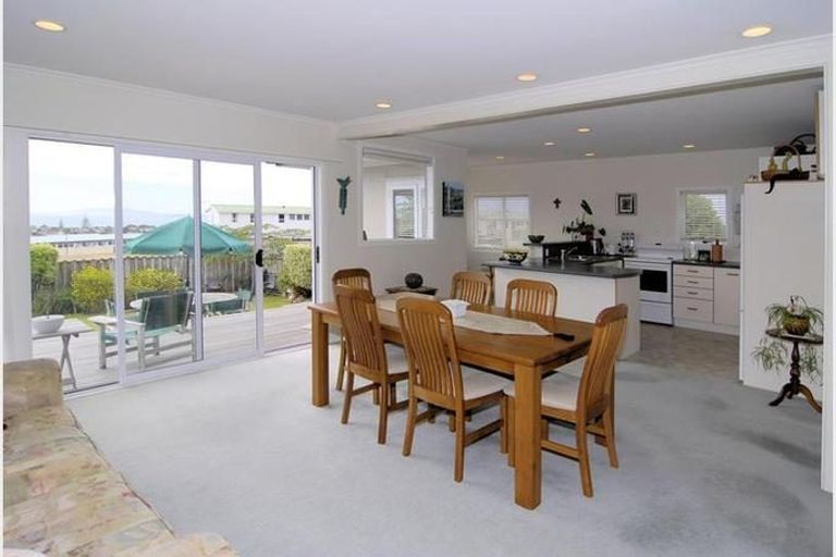 Photo of property in 391 East Coast Road, Mairangi Bay, Auckland, 0630