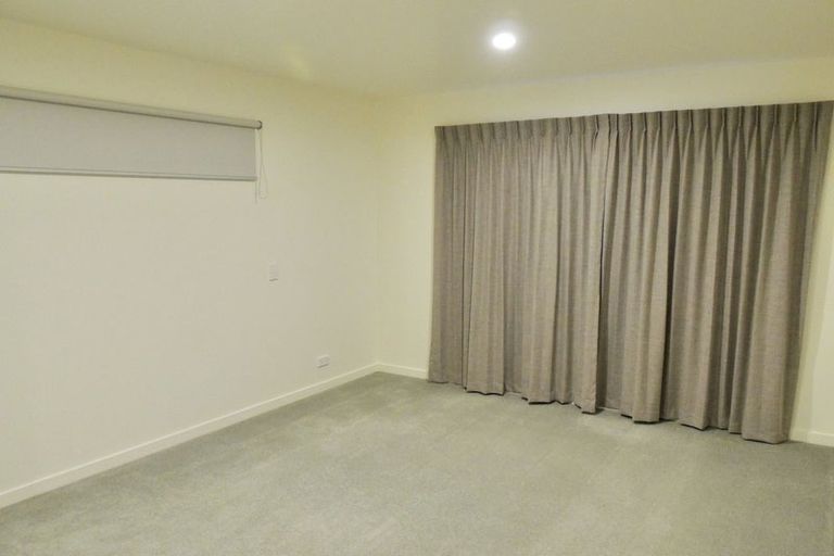 Photo of property in 1/73 Birkdale Road, Birkdale, Auckland, 0626