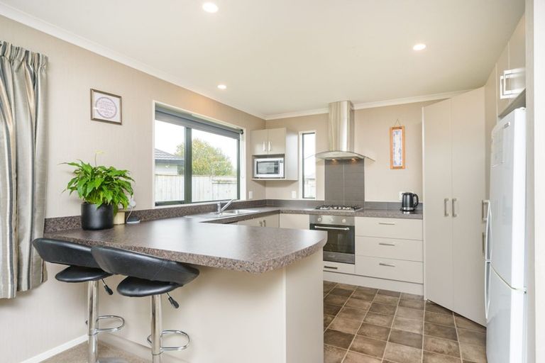 Photo of property in 8 Angelina Way, Kelvin Grove, Palmerston North, 4414