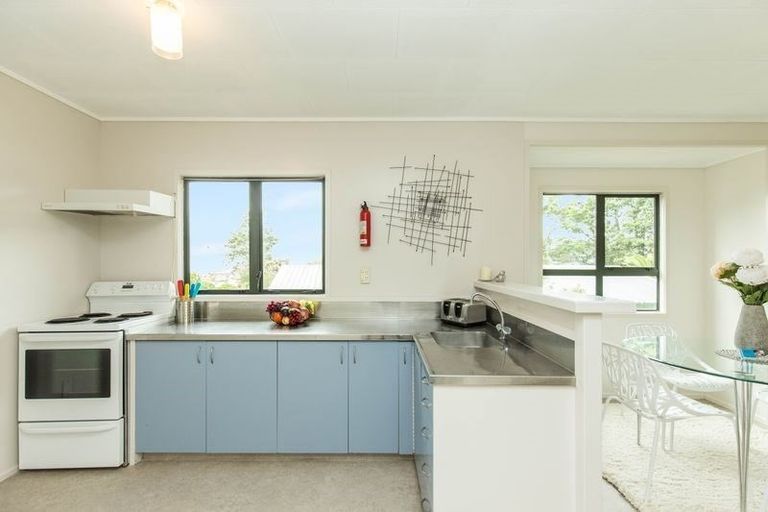 Photo of property in 18 Riserra Drive, Ranui, Auckland, 0612