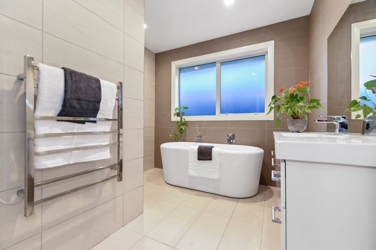 Photo of property in 8 Connor Court, Huntington, Hamilton, 3210