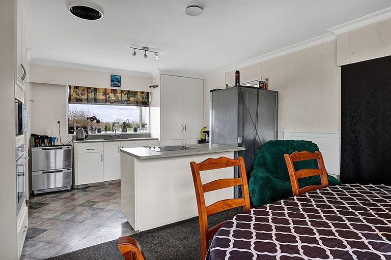 Photo of property in 24 High Street South, Eltham, 4322