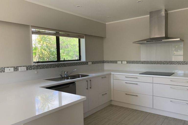 Photo of property in 49 Marellen Drive, Red Beach, 0932