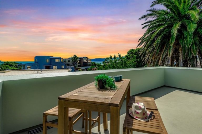 Photo of property in 8 Kohutuhutu Road, Raumati Beach, Paraparaumu, 5032