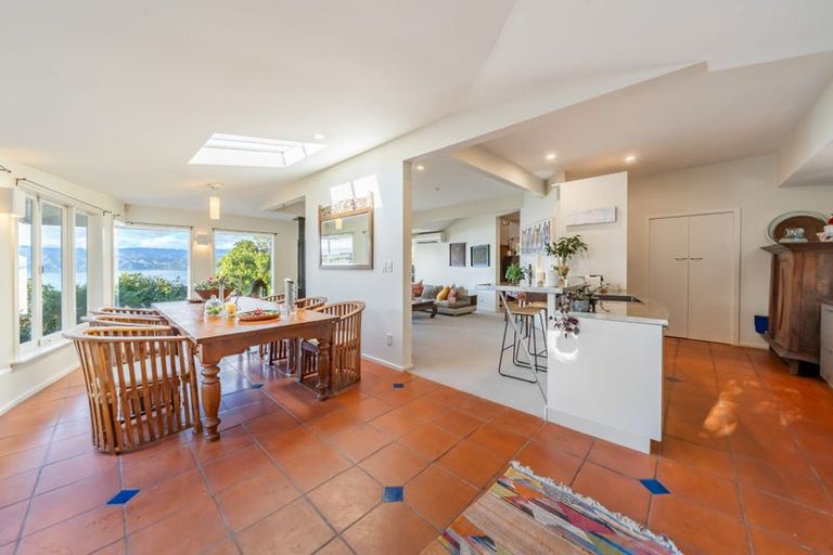 Photo of property in 46 Fortification Road, Karaka Bays, Wellington, 6022