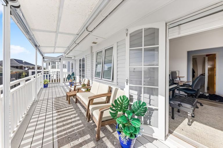 Photo of property in 4233 Great North Road, Glendene, Auckland, 0602