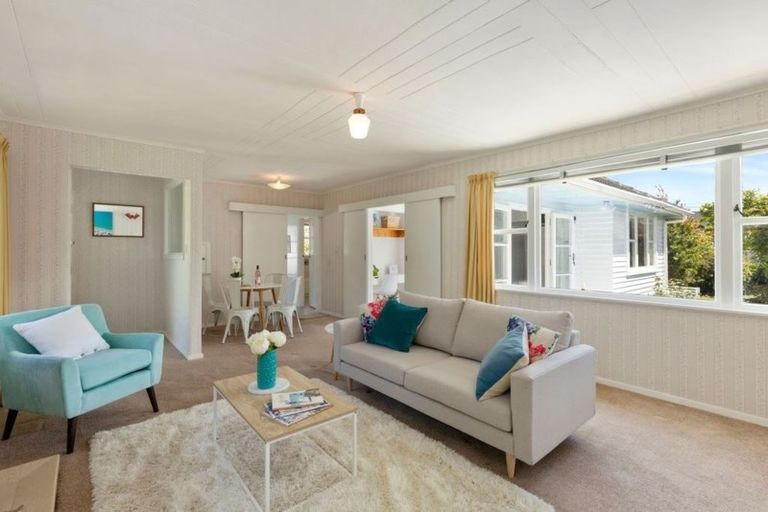 Photo of property in 165 Riverside Drive, Waiwhetu, Lower Hutt, 5010