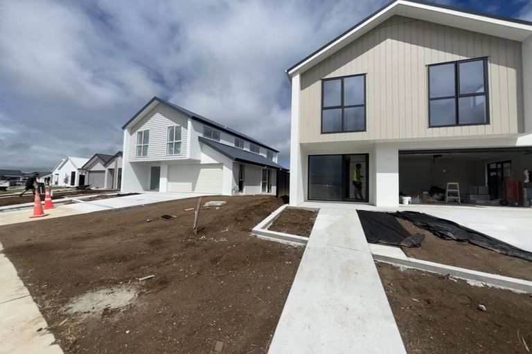 Photo of property in 15a Rose Leigh Drive, Cambridge, 3434