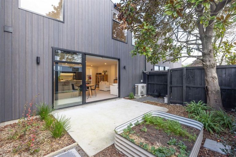 Photo of property in 91 Innes Road, St Albans, Christchurch, 8052