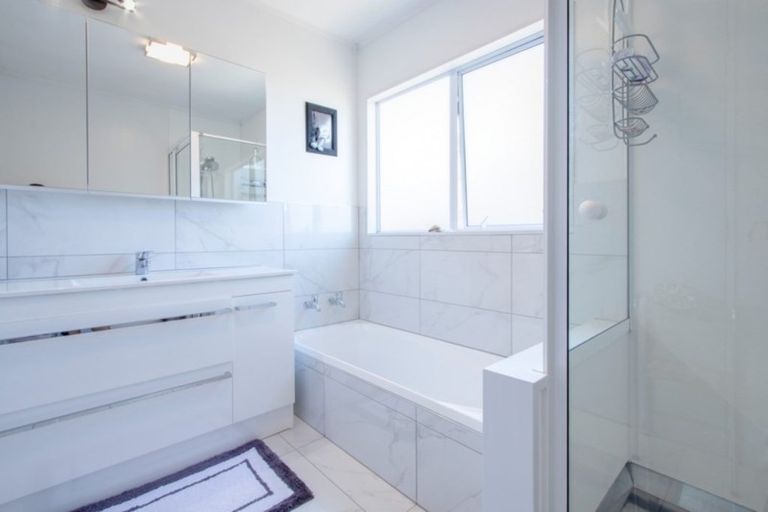 Photo of property in 2/29 The Esplanade, Westshore, Napier, 4110