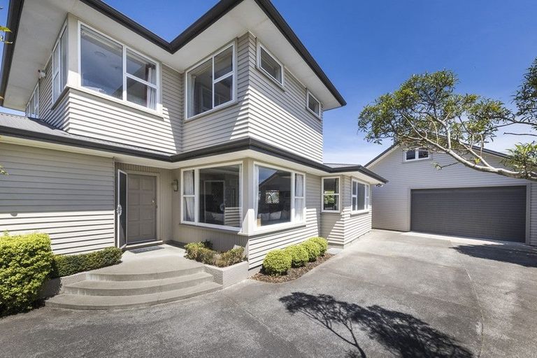 Photo of property in 5 Wairau Place, Kelvin Grove, Palmerston North, 4414