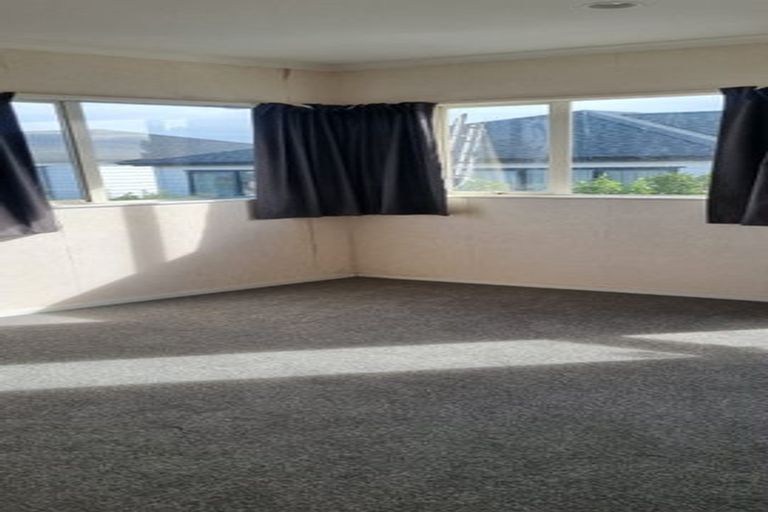 Photo of property in 742a East Coast Road, Pinehill, Auckland, 0630