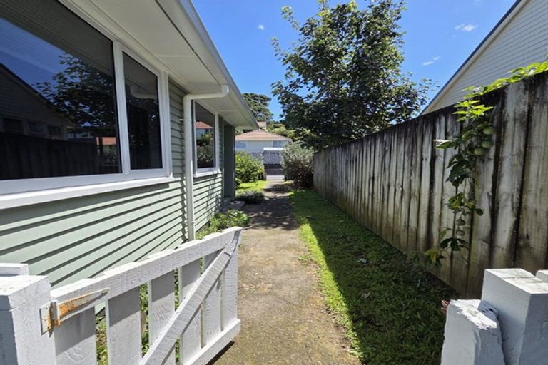 Photo of property in 29 Glenpark Avenue, Frankleigh Park, New Plymouth, 4310