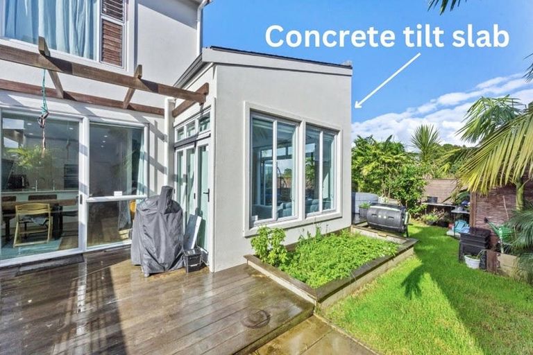 Photo of property in 11f Clearwater Cove, West Harbour, Auckland, 0618