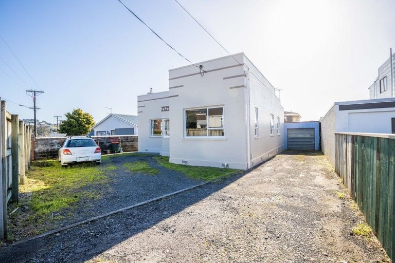Photo of property in 26 Breakwater Road, Moturoa, New Plymouth, 4310