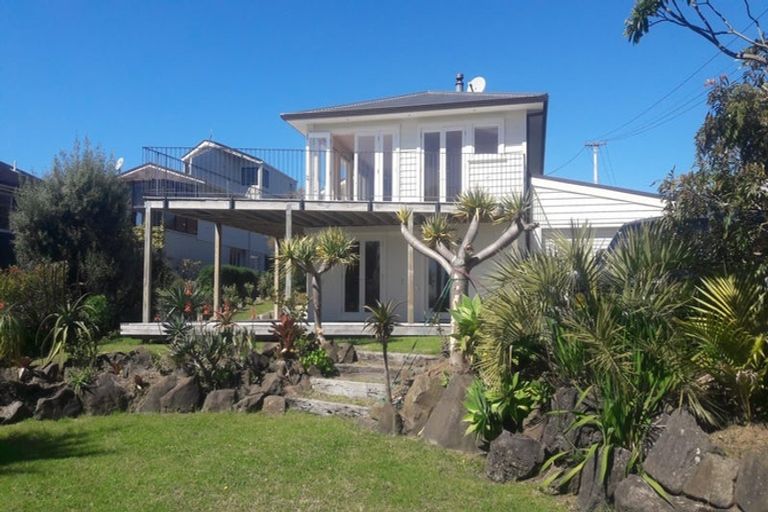 Photo of property in 2/128 Aberdeen Road, Campbells Bay, Auckland, 0620
