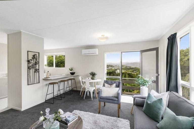 Photo of property in 10b Camellia Terrace, Maungaraki, Lower Hutt, 5010