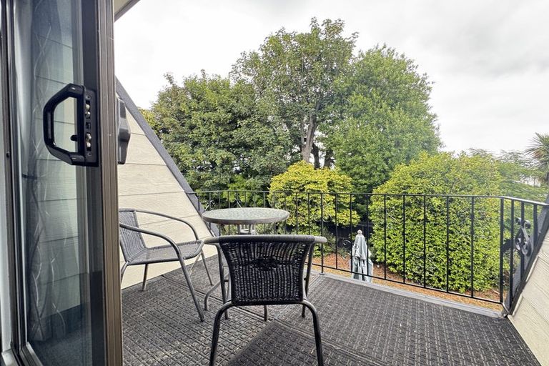 Photo of property in 1/74 Jeffreys Road, Fendalton, Christchurch, 8052