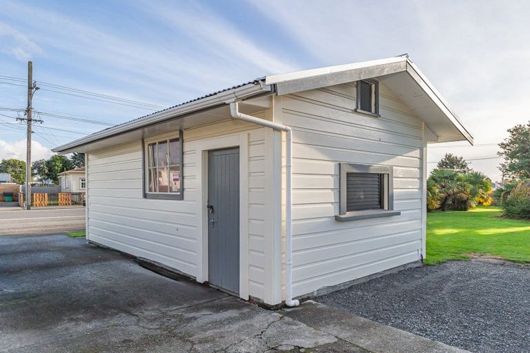 Photo of property in 2 Weraroa Road, Levin, 5510