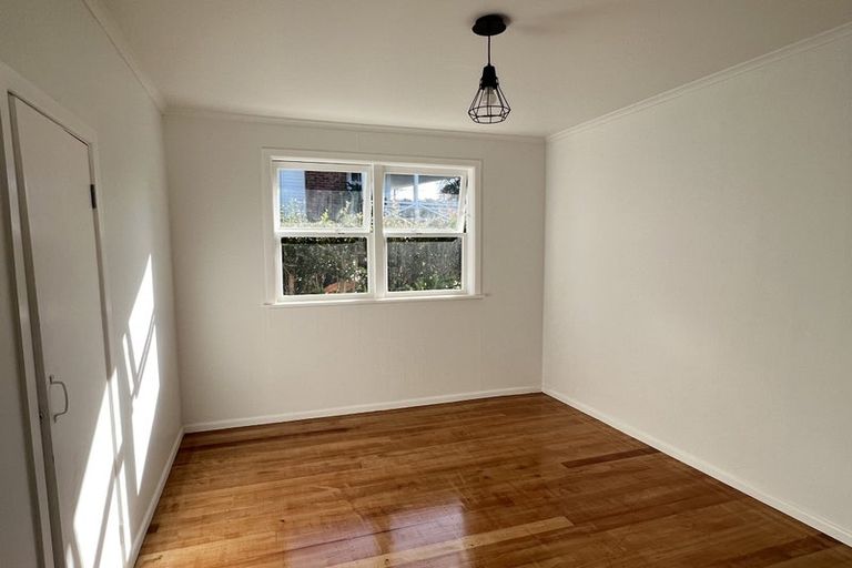 Photo of property in 708 East Coast Road, Pinehill, Auckland, 0632