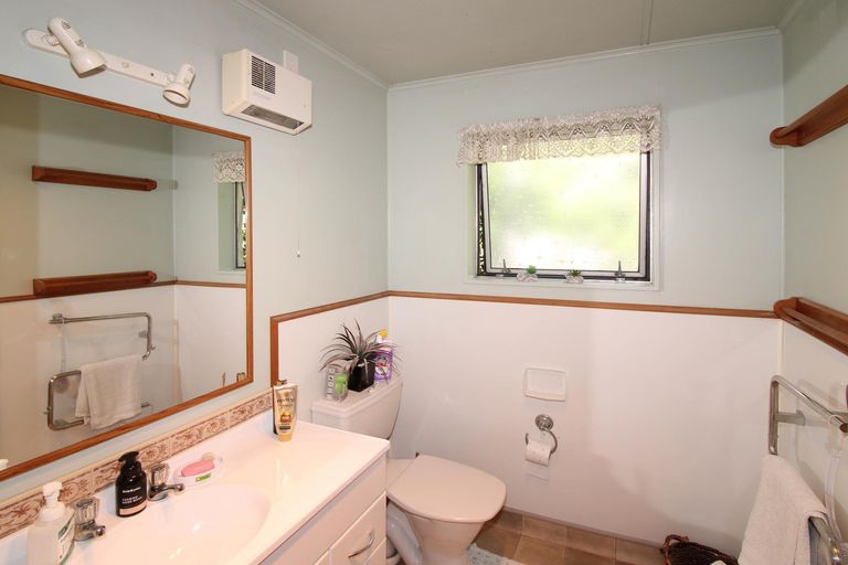 Photo of property in 78 Victoria Street, Carterton, 5713