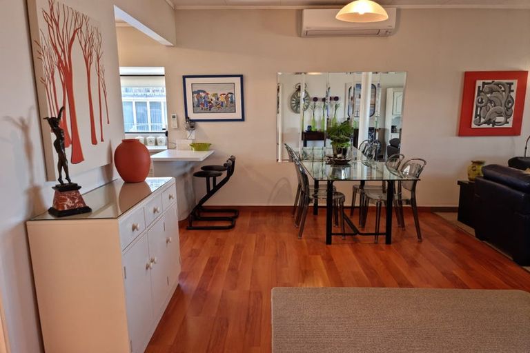 Photo of property in 399 Marine Parade, Napier South, Napier, 4110