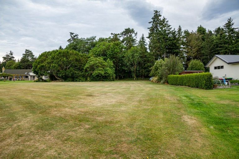 Photo of property in 18 Meadowlinks Lane, Pleasant Point, 7974