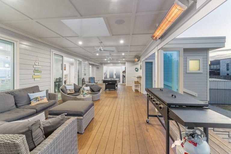 Photo of property in 10 Mariri Place, Waitarere Beach, Levin, 5510