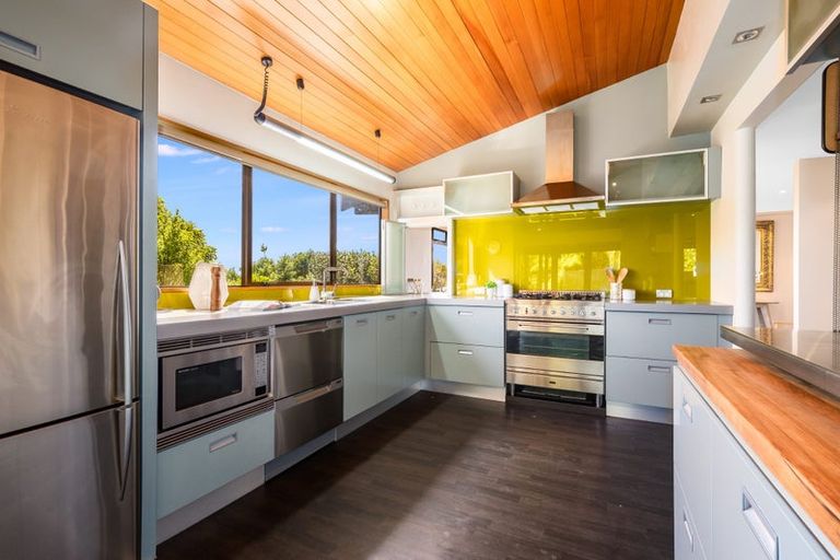 Photo of property in 14 The Crowsnest, Whitby, Porirua, 5024