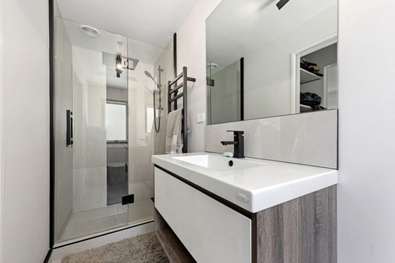 Photo of property in 230 Plateau Road, Te Marua, Upper Hutt, 5018